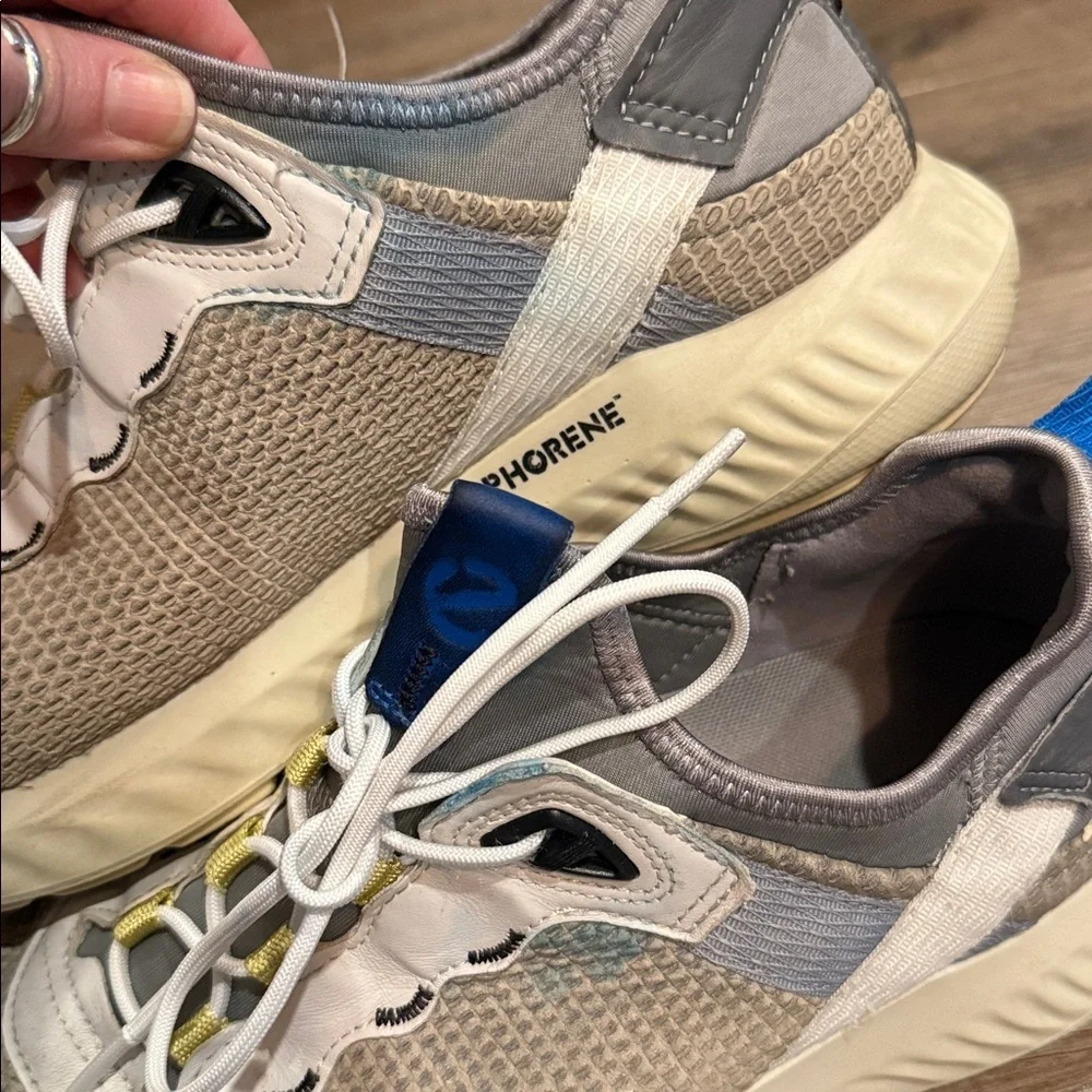 Ecco here pair